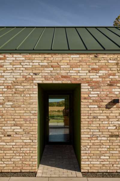 Green steel profiles set the framework for a rural family collective, Ølbyvej 178, 4623 Lille Skensved, Denmark